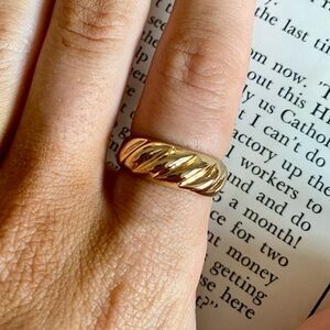 Gold Twist Ring Modern Style Adjustable Size Y2K